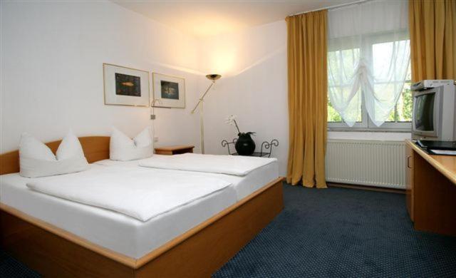 Hotel Lindenstrasse Neuenhagen bei Berlin Exterior photo